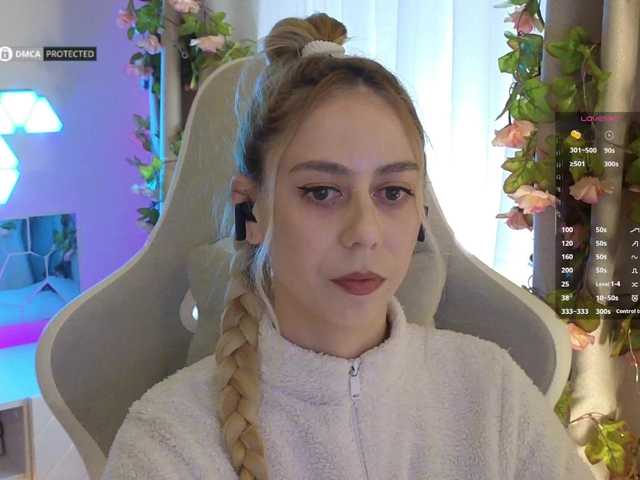 -Light-Fury-'s BongaCams show and profile