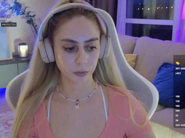 -Light-Fury-'s BongaCams show and profile