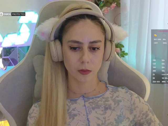 -Light-Fury-'s BongaCams show and profile