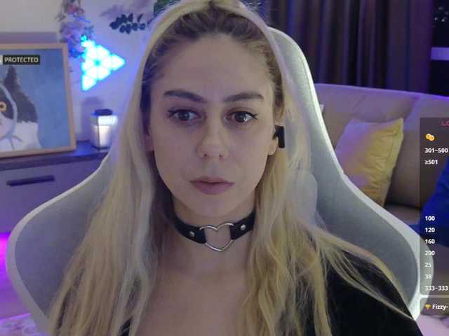 -Light-Fury-'s BongaCams show and profile