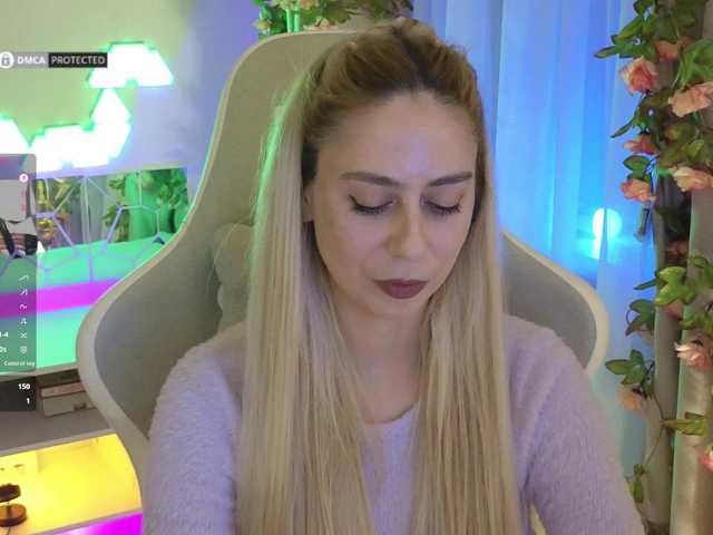 -Light-Fury-'s BongaCams show and profile