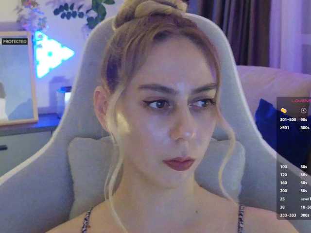 -Light-Fury-'s BongaCams show and profile