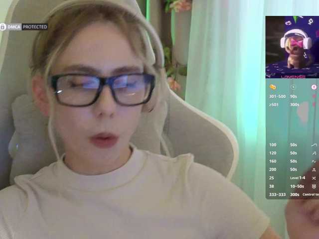 -Light-Fury-'s BongaCams show and profile