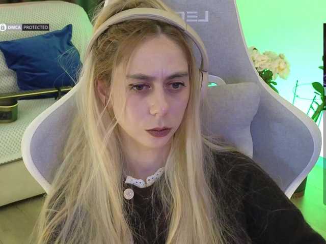 -Light-Fury-'s BongaCams show and profile