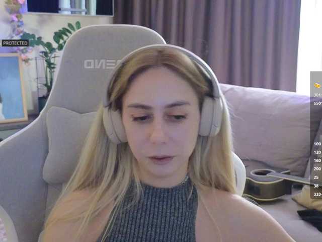 -Light-Fury-'s BongaCams show and profile