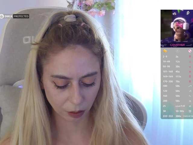 -Light-Fury-'s BongaCams show and profile