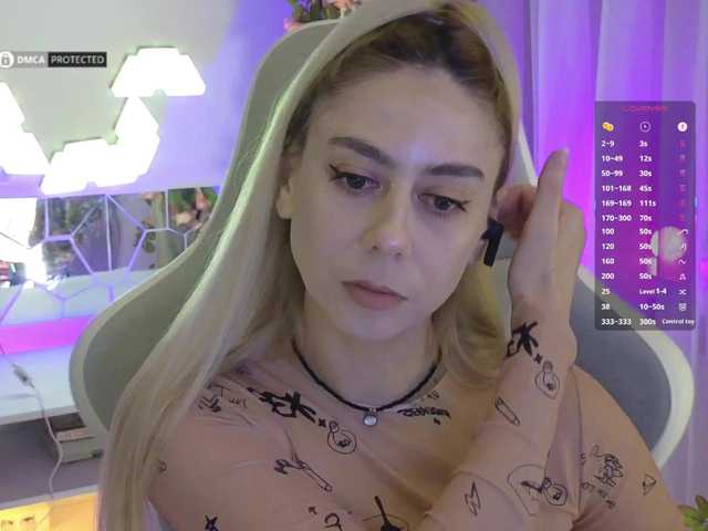 -Light-Fury-'s BongaCams show and profile