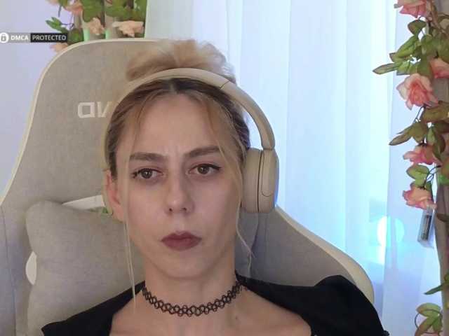 -Light-Fury-'s BongaCams show and profile