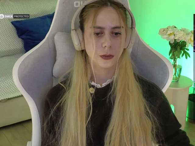 -Light-Fury-'s BongaCams show and profile