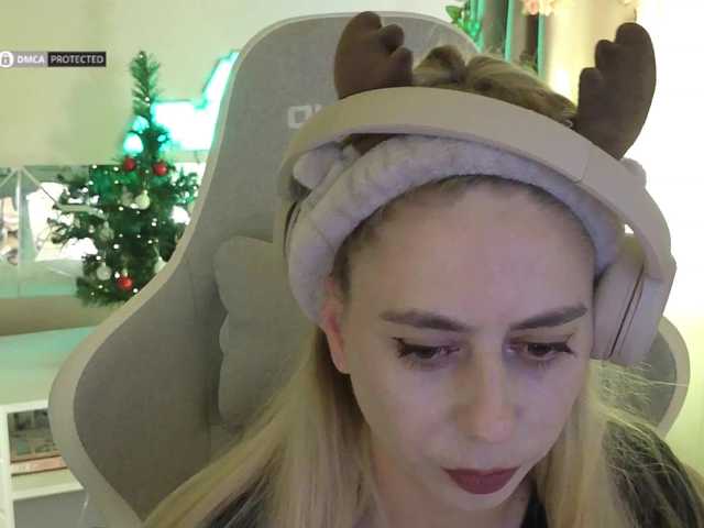 -Light-Fury-'s BongaCams show and profile