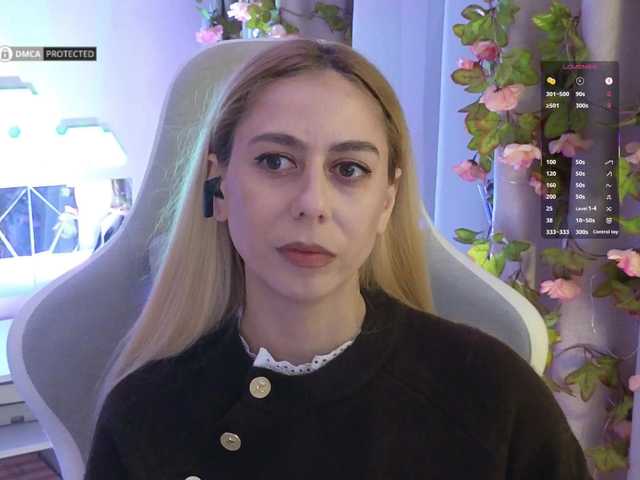 -Light-Fury-'s BongaCams show and profile