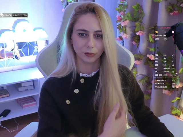 -Light-Fury-'s BongaCams show and profile