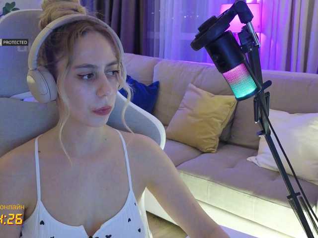 -Light-Fury-'s BongaCams show and profile