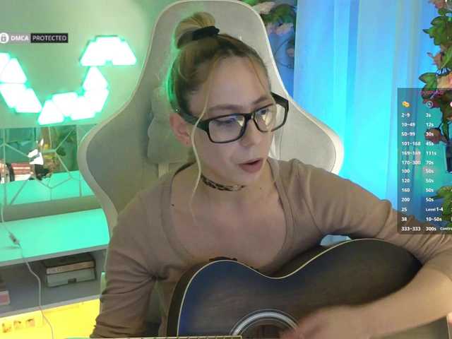 -Light-Fury-'s BongaCams show and profile