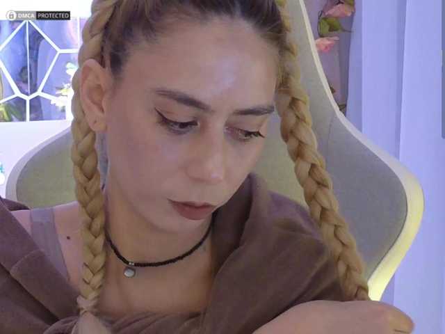 -Light-Fury-'s BongaCams show and profile