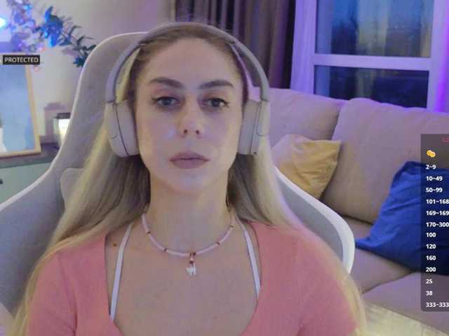 -Light-Fury-'s BongaCams show and profile