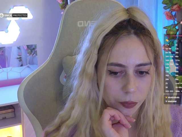 -Light-Fury-'s BongaCams show and profile