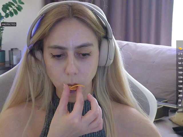 -Light-Fury-'s BongaCams show and profile