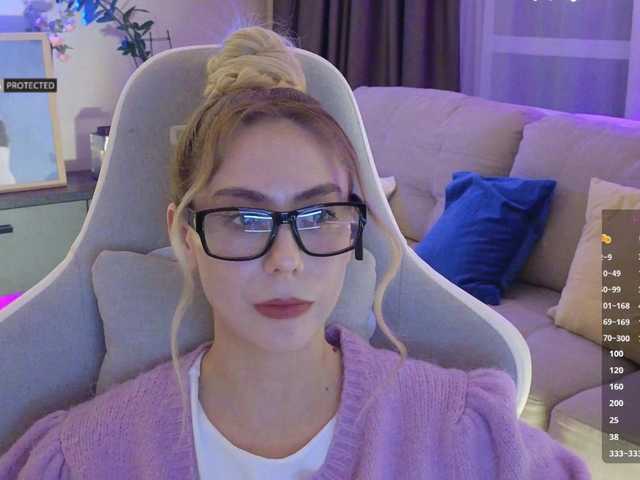 -Light-Fury-'s BongaCams show and profile