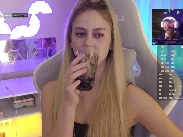 -Light-Fury-'s BongaCams show and profile