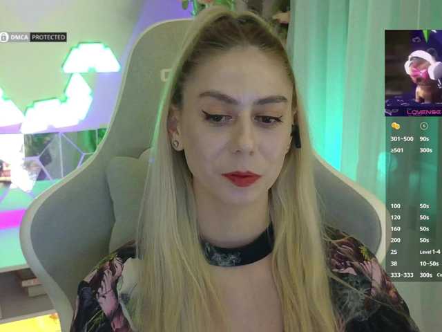 -Light-Fury-'s BongaCams show and profile