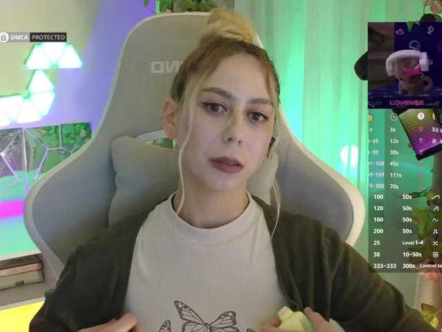 -Light-Fury-'s BongaCams show and profile