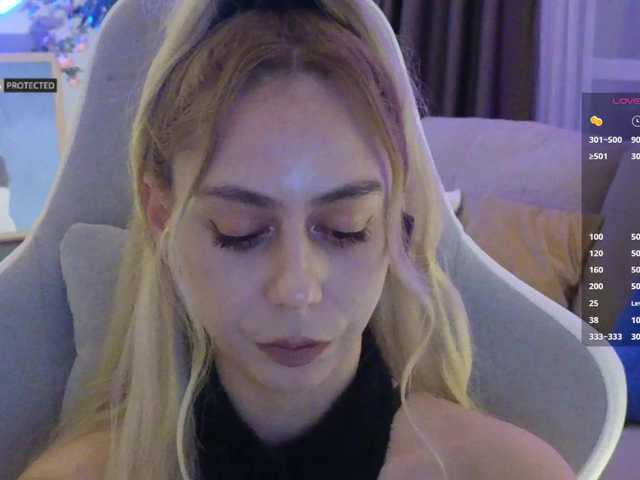 -Light-Fury-'s BongaCams show and profile