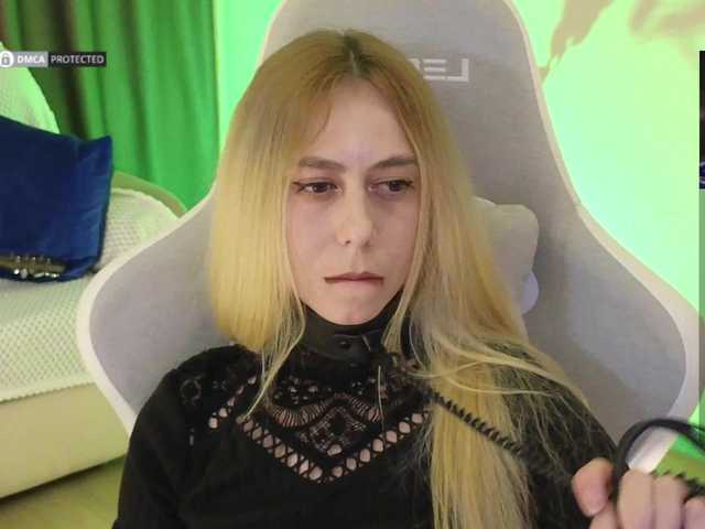 -Light-Fury-'s BongaCams show and profile