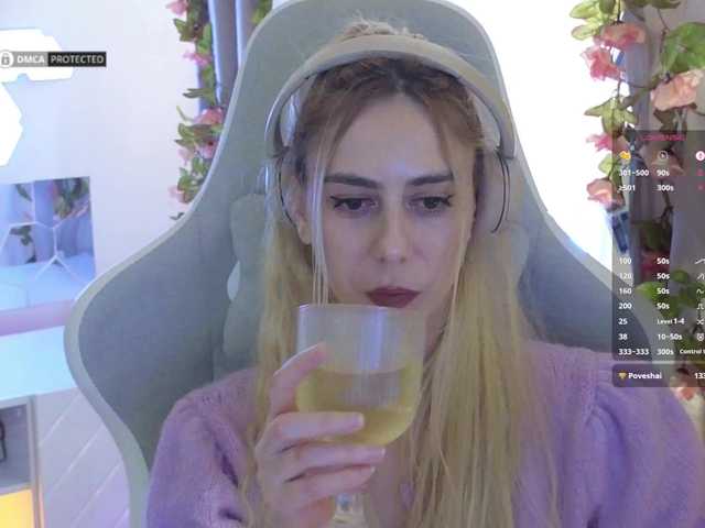 -Light-Fury-'s BongaCams show and profile