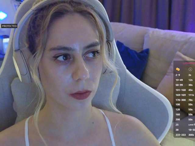 -Light-Fury-'s BongaCams show and profile