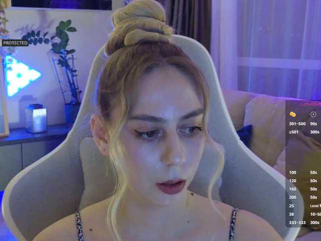 -Light-Fury-'s BongaCams show and profile