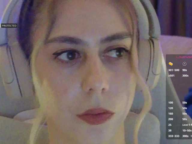 -Light-Fury-'s BongaCams show and profile