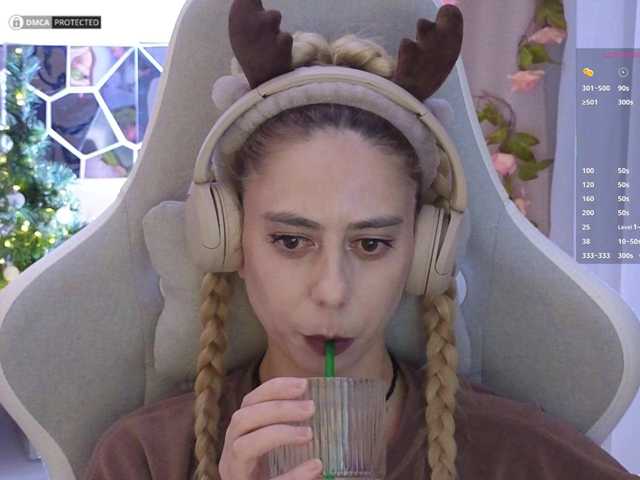 -Light-Fury-'s BongaCams show and profile