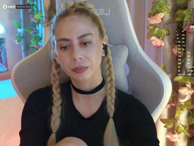 -Light-Fury-'s BongaCams show and profile
