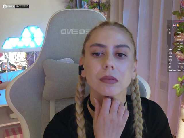 -Light-Fury-'s BongaCams show and profile