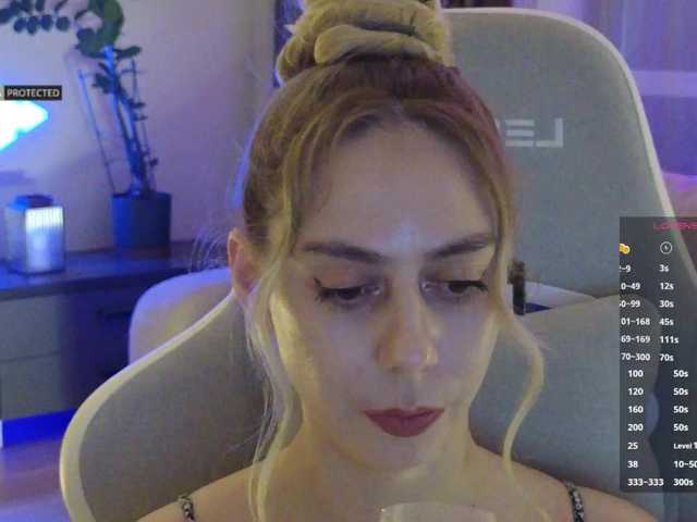 -Light-Fury-'s BongaCams show and profile