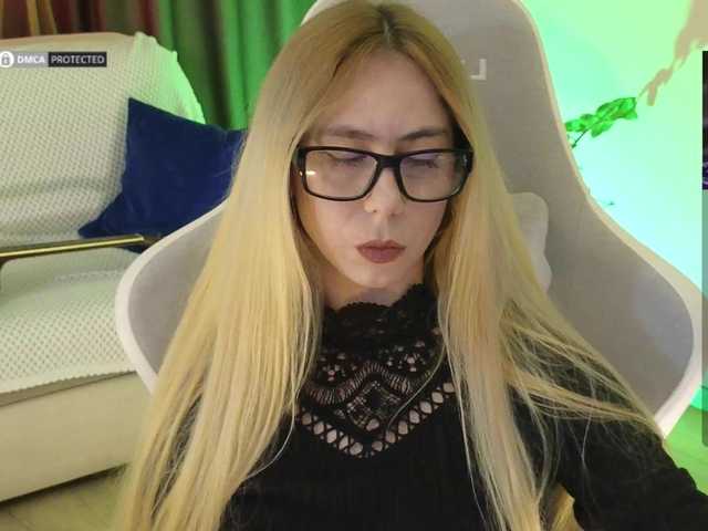 -Light-Fury-'s BongaCams show and profile