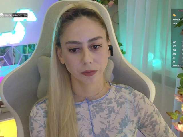 -Light-Fury-'s BongaCams show and profile