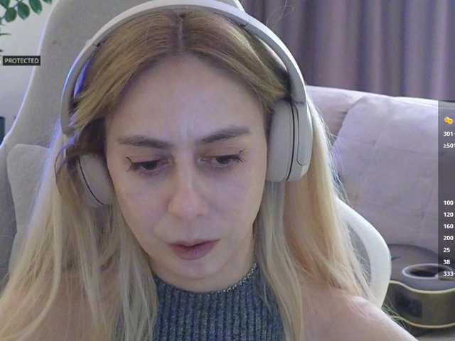 -Light-Fury-'s BongaCams show and profile