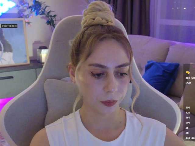 -Light-Fury-'s BongaCams show and profile