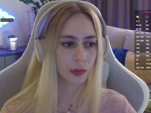 -Light-Fury-'s BongaCams show and profile