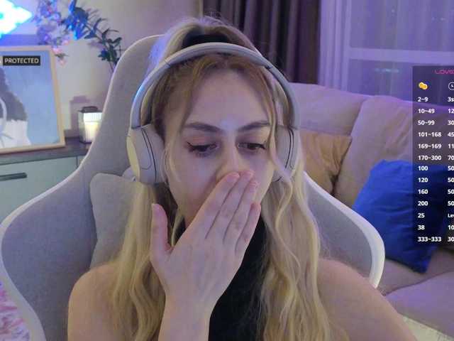 -Light-Fury-'s BongaCams show and profile