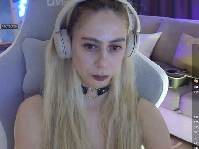 -Light-Fury-'s BongaCams show and profile