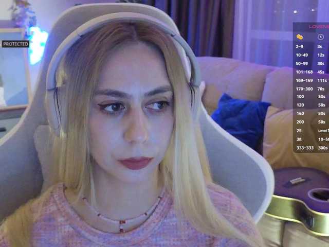 -Light-Fury-'s BongaCams show and profile