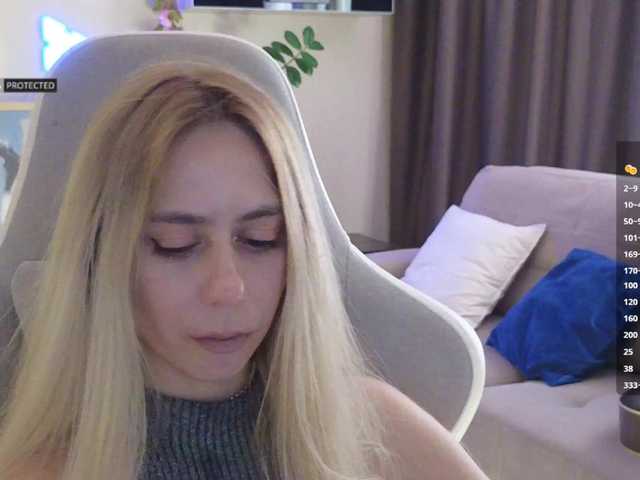 -Light-Fury-'s BongaCams show and profile