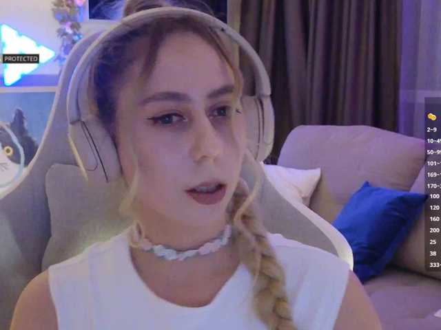 -Light-Fury-'s BongaCams show and profile