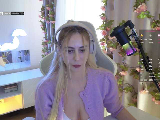 -Light-Fury-'s BongaCams show and profile