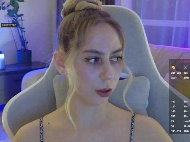 -Light-Fury-'s BongaCams show and profile