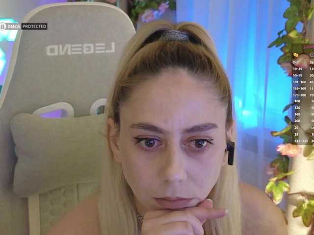 -Light-Fury-'s BongaCams show and profile