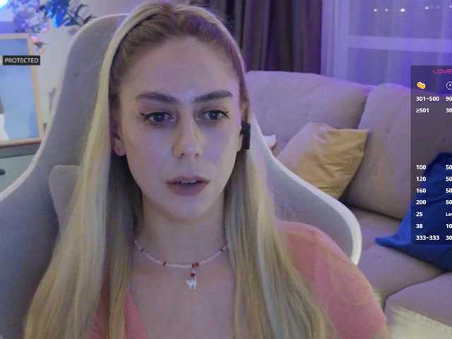 -Light-Fury-'s BongaCams show and profile